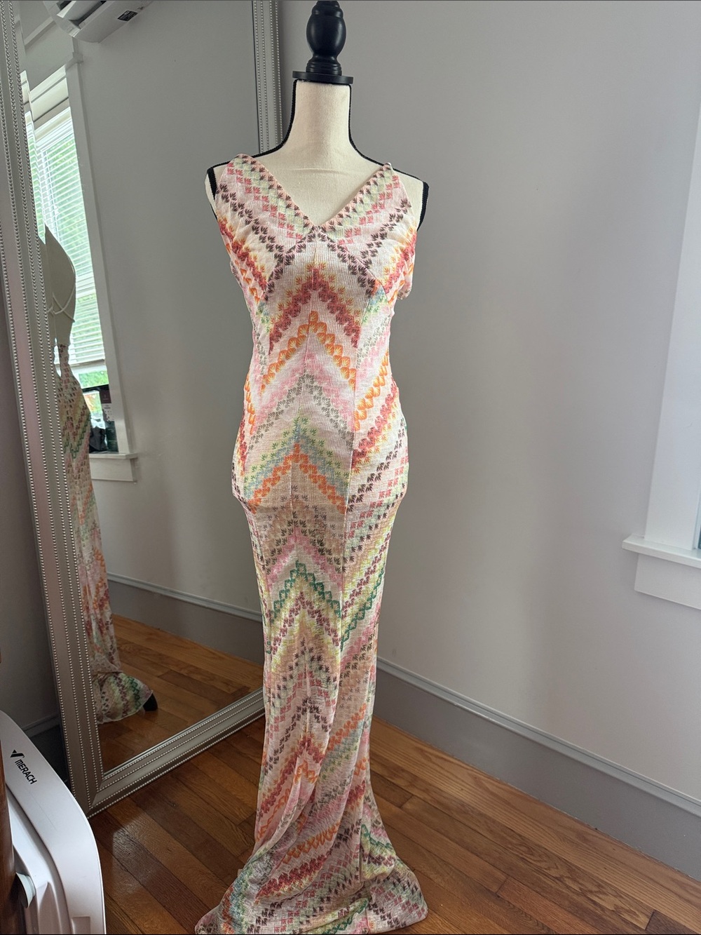 Pastel Chevron V‑Neck Sleeveless Maxi Dress